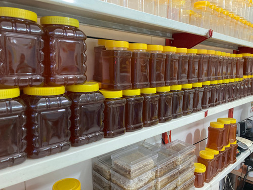عسل نیم کیلویی طبیعی کوهستان رویال شاهرود Half a kilo of natural honey from Royal Shahroud Mountain